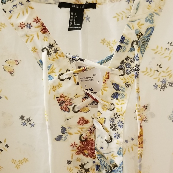 Forever 21 Sheer Boho Floral Crop Top. - Picture 3 of 5